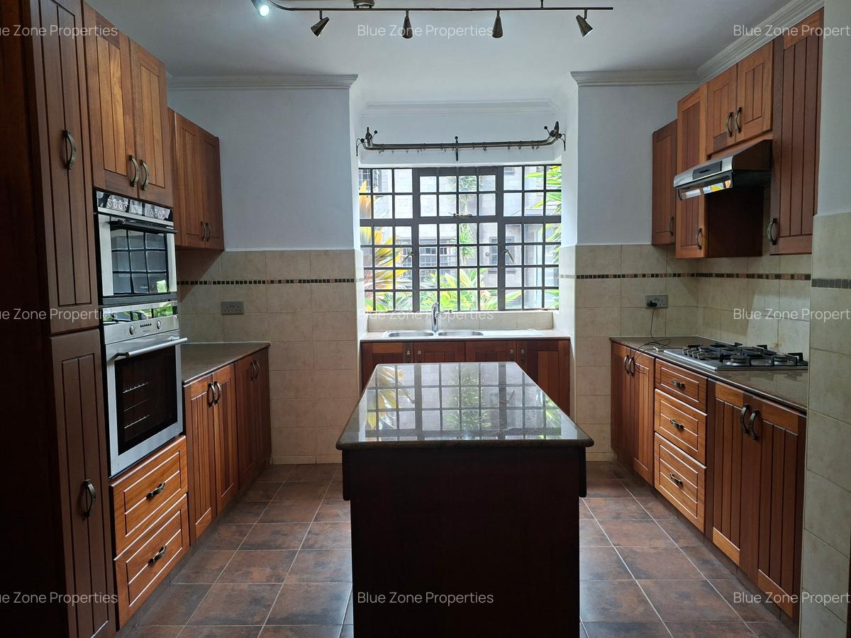 4 Bed Townhouse with En Suite at Off Peponi Rd - 11