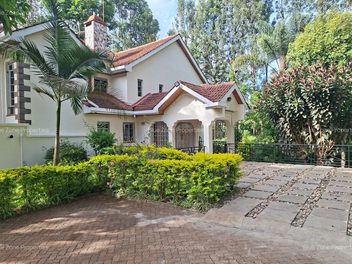 4 Bed House with En Suite at Off Mimosa Rd - 2