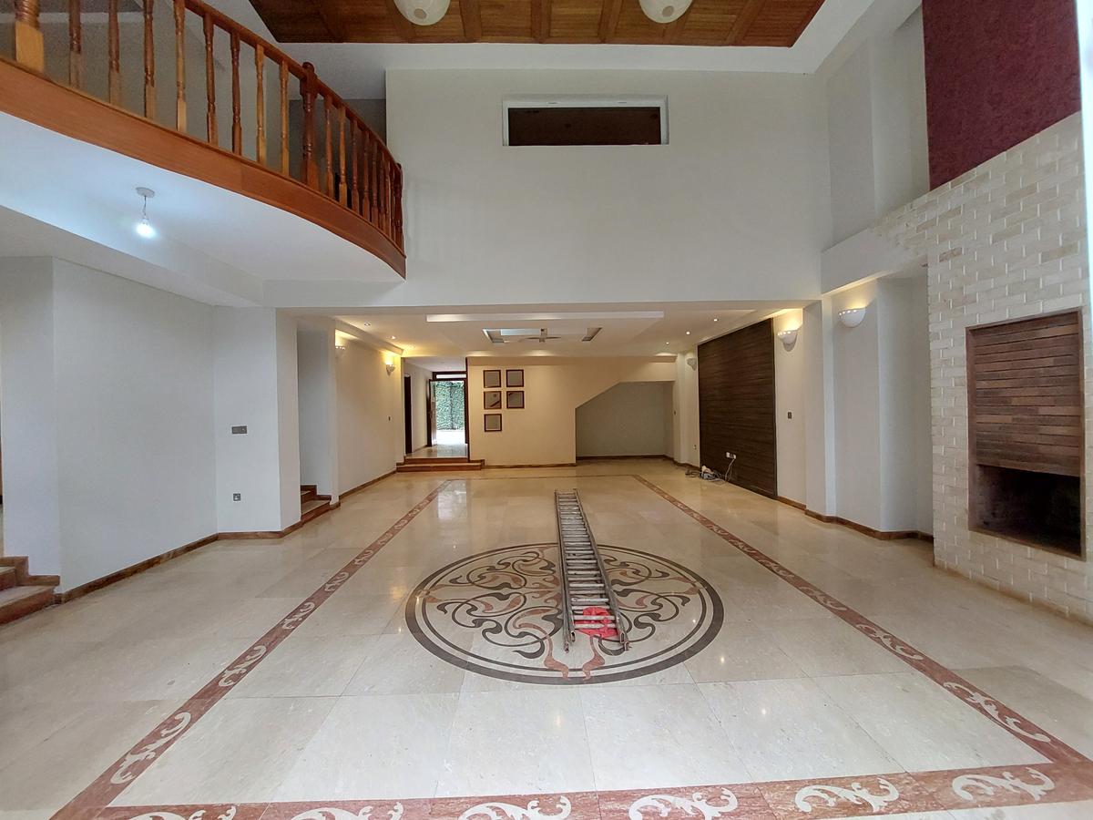 5 Bed Townhouse with En Suite at Convent Drive - 6