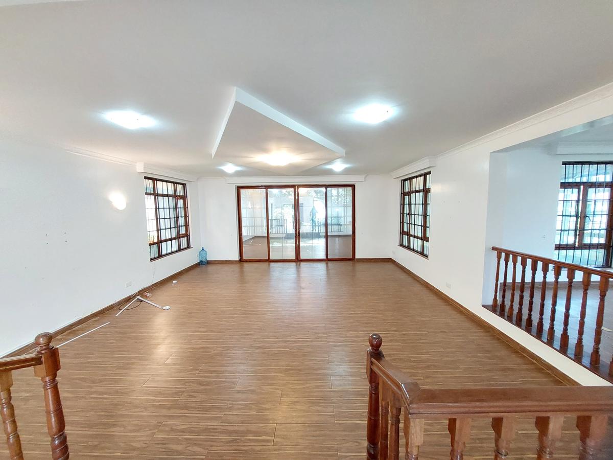 4 Bed House with En Suite in Runda - 5