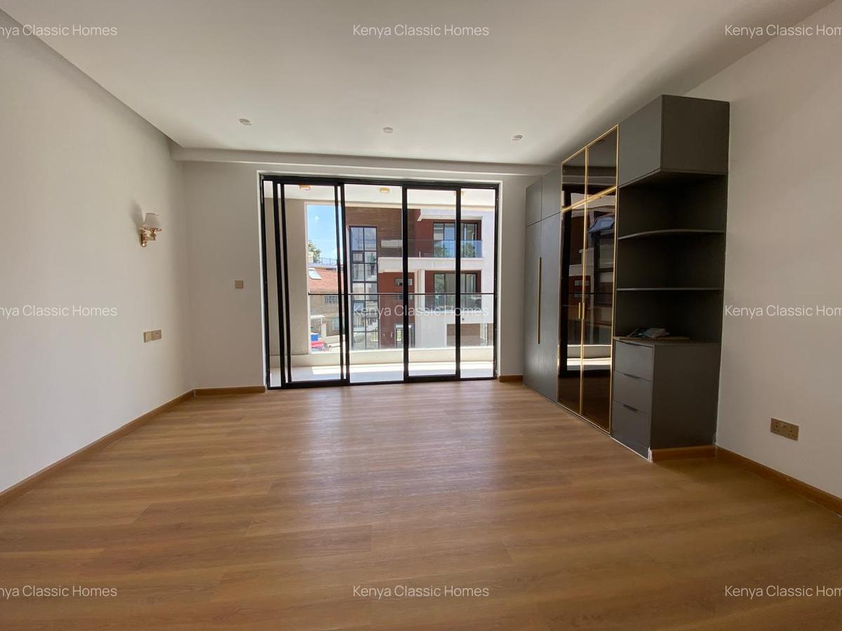 5 Bed Villa with En Suite at Lavington - 7