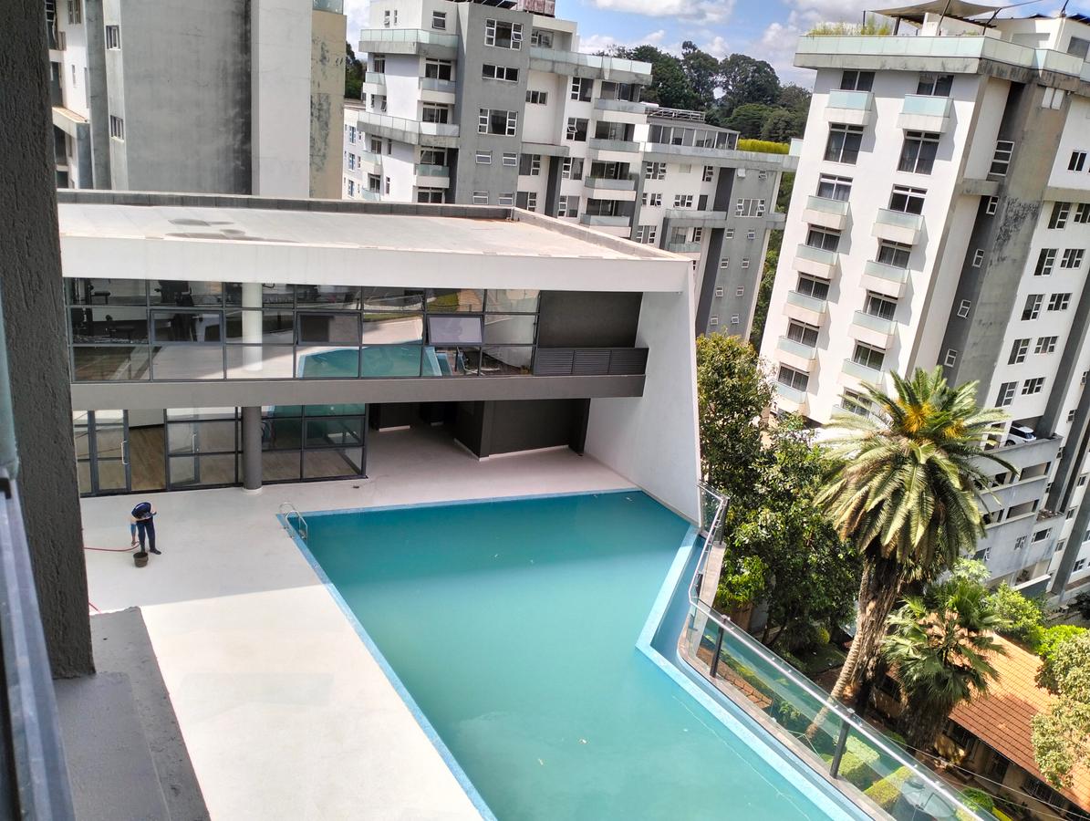 5 Bed Apartment with En Suite in Spring Valley - 3