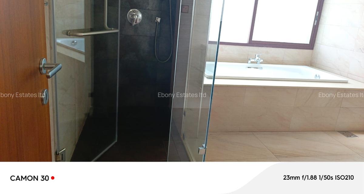 5 Bed Townhouse with En Suite in Lavington - 2