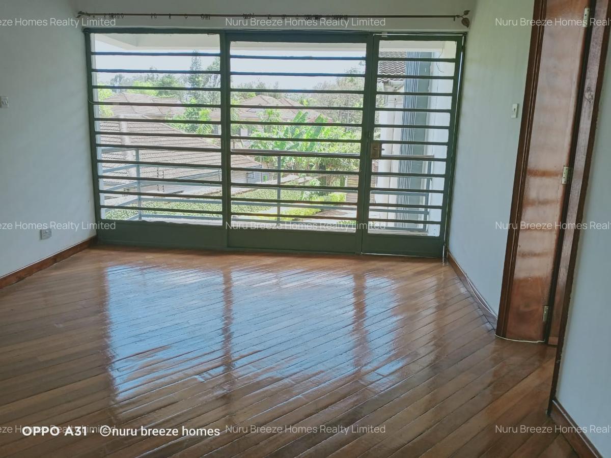 4 Bed Townhouse with En Suite in Lavington - 2