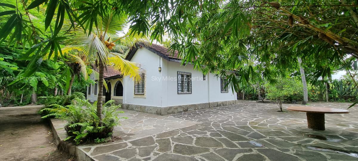 3 Bed House with En Suite at Kanamai - 3