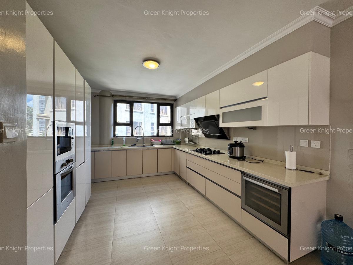 Serviced 3 Bed Apartment with En Suite in Riverside - 1