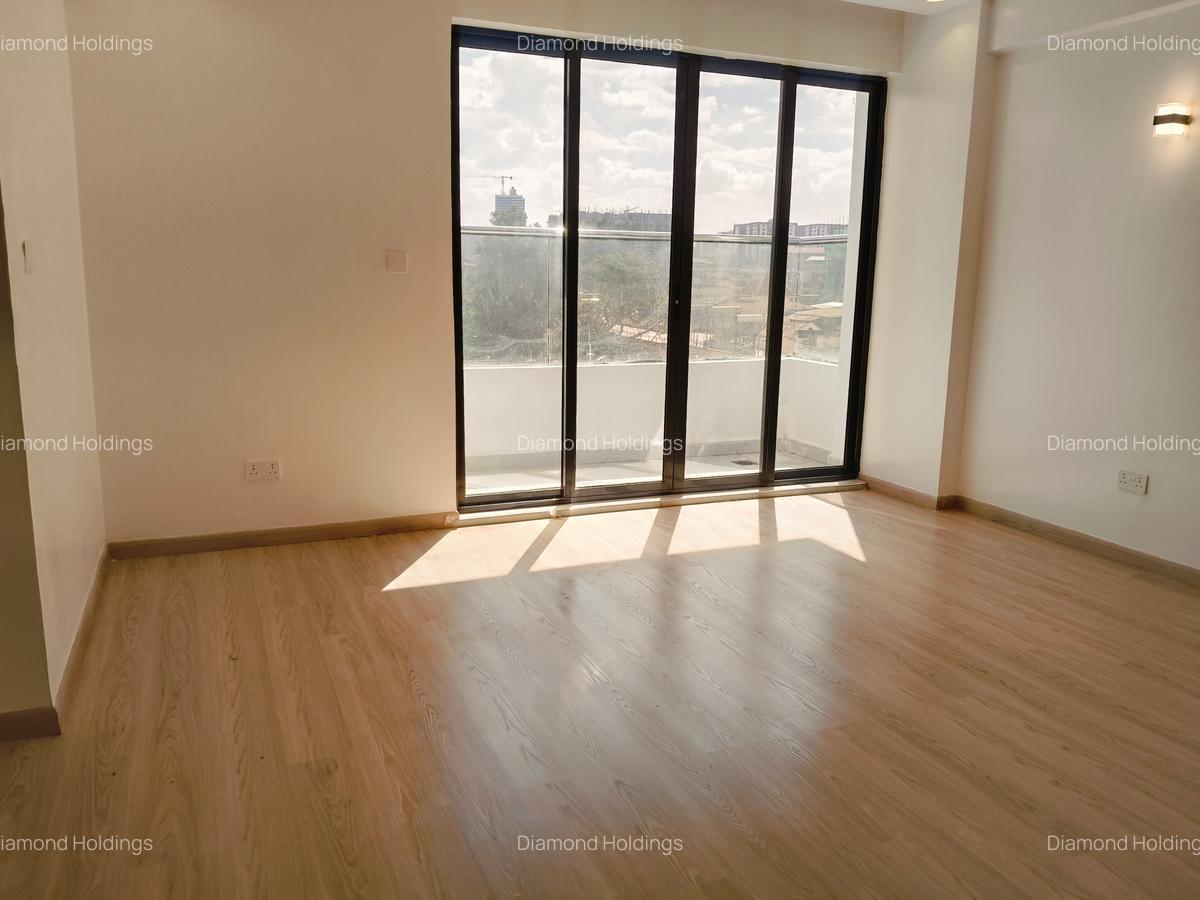 5 Bed Apartment with En Suite in Parklands - 13