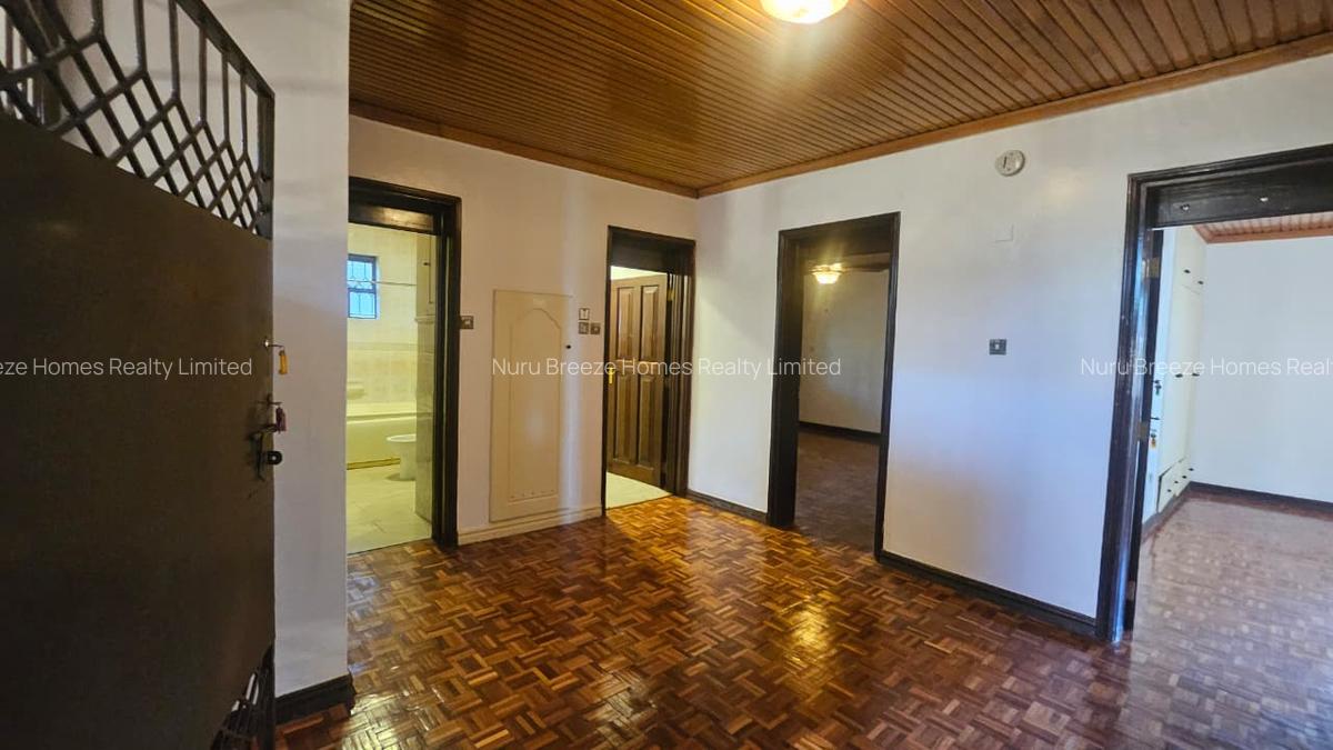 5 Bed House with En Suite in Runda - 17