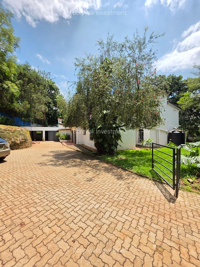 4 Bed House with En Suite at Hillview Estate. - 10