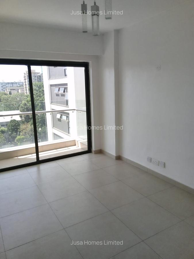 1 Bed Apartment with En Suite in Lavington - 3