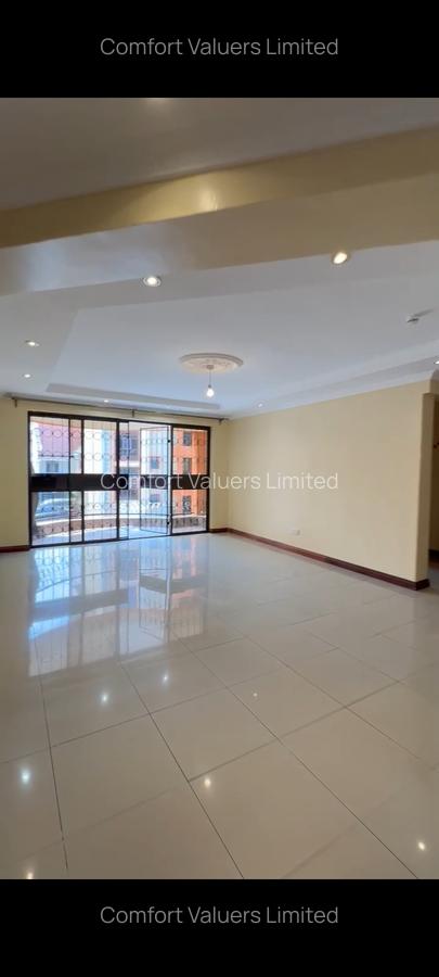 3 Bed Apartment with En Suite at Valley Arcade - 4