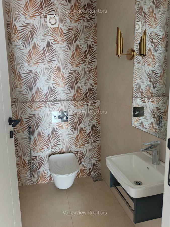 5 Bed Townhouse with En Suite at Lavington - 10