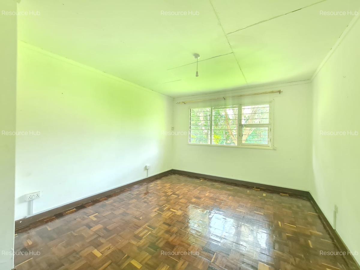 4 Bed House with En Suite at Loresho - 10