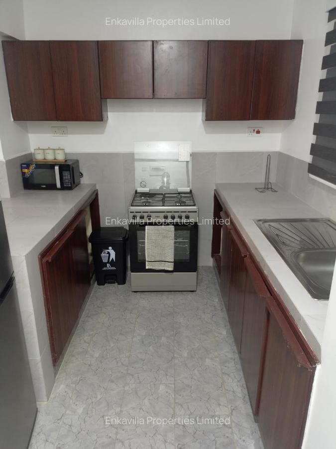 3 Bed Apartment with En Suite at Makasembo Road - 4