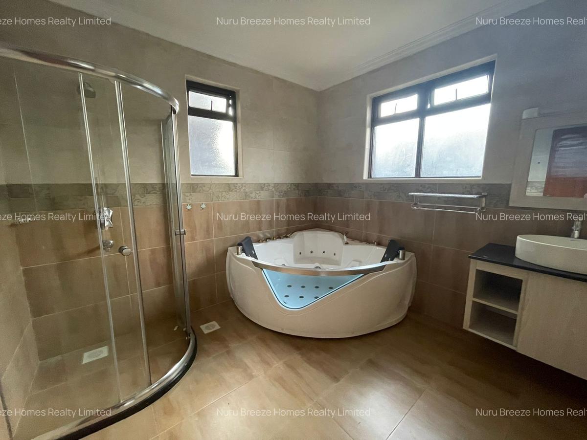 5 Bed Townhouse with En Suite in Lavington - 14