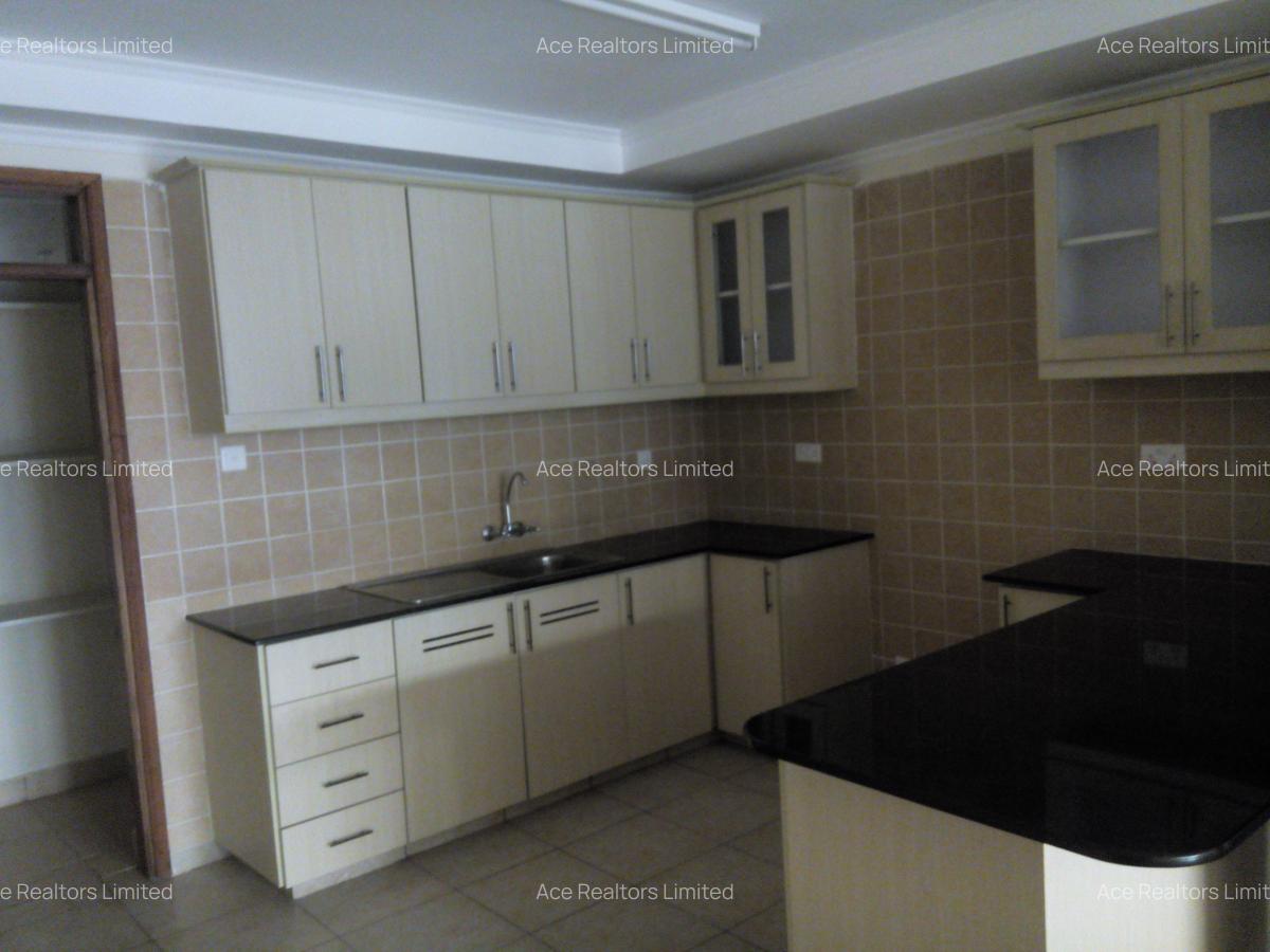2 Bed Apartment with En Suite at Riverside Drive - 4