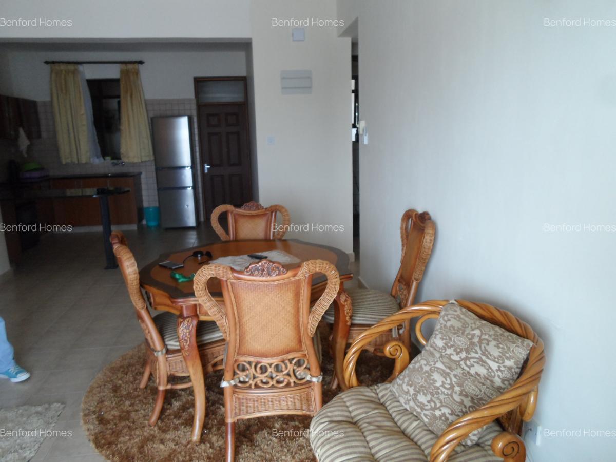 Serviced 3 Bed Apartment with En Suite at Links - 15