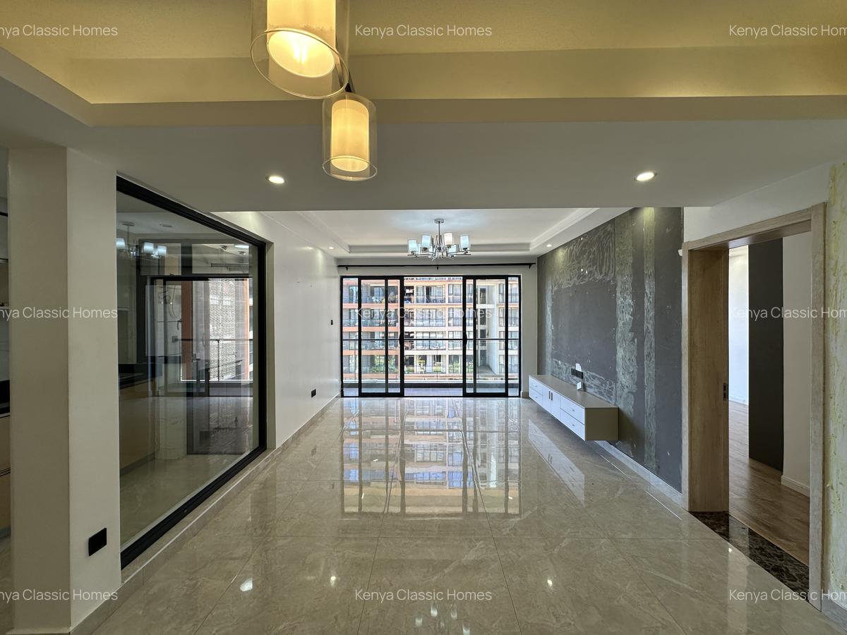 3 Bed Apartment with En Suite in Lavington - 1