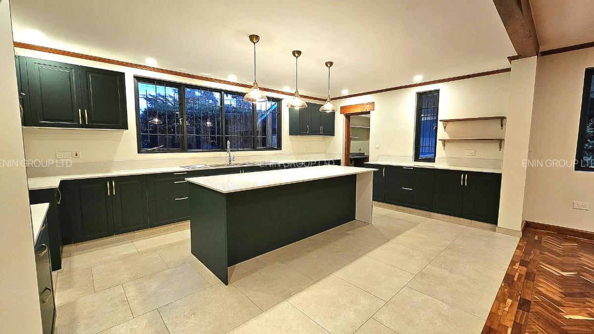 4 Bed House with En Suite at Lavington Area - 7