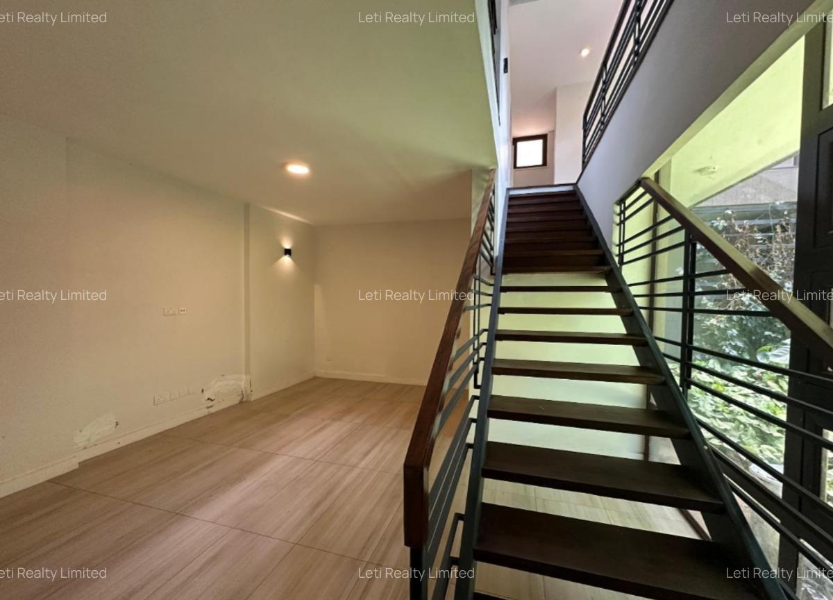 4 Bed Townhouse with En Suite in Lavington - 9