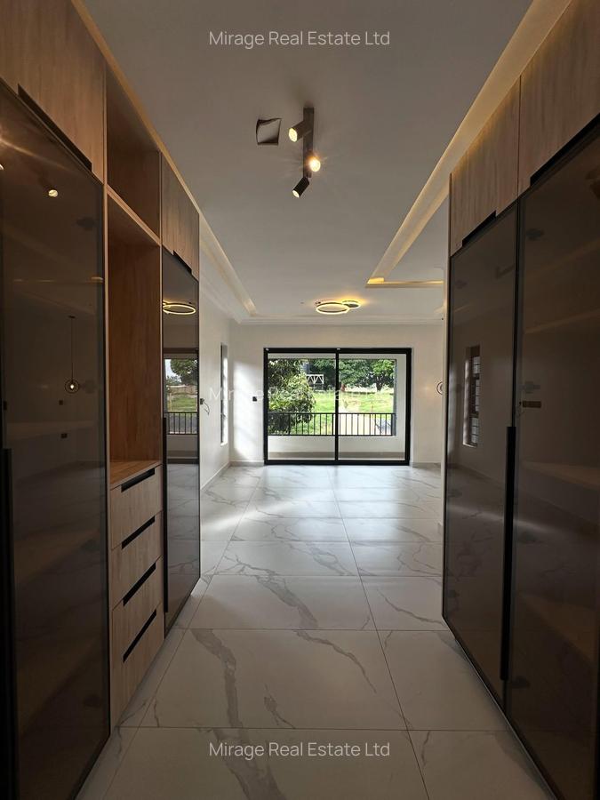 5 Bed Townhouse with En Suite in Uthiru - 19