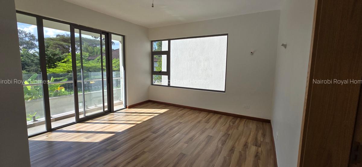 5 Bed Townhouse with En Suite at Lavington Green - 19