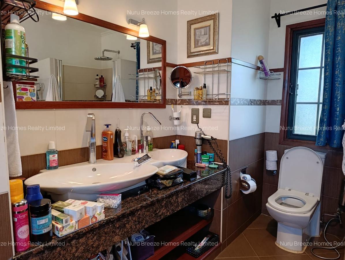 3 Bed Townhouse with En Suite in Ridgeways - 9