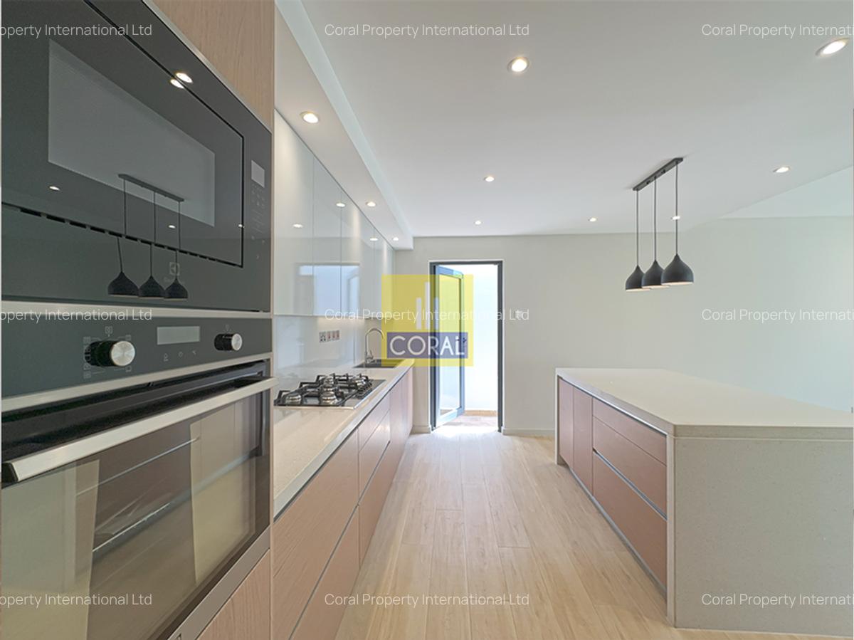 5 Bed Villa with En Suite in Kyuna - 6