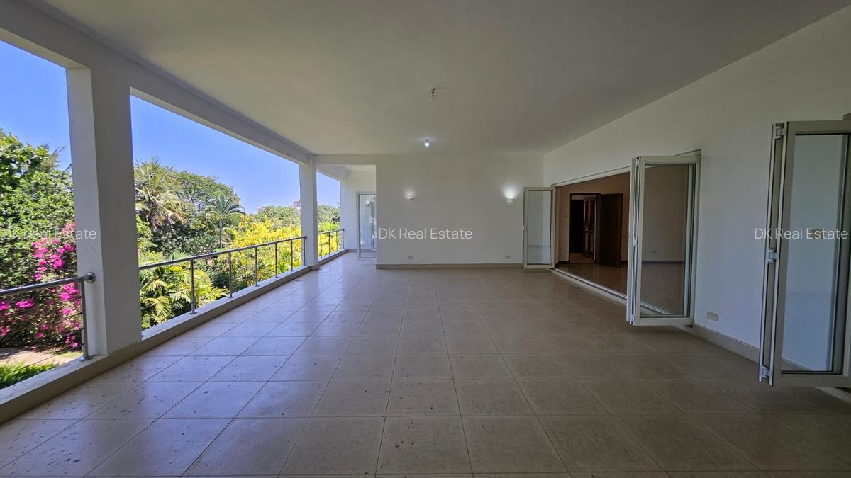 Serviced 3 Bed Apartment with En Suite at Sixth Avenue - 15