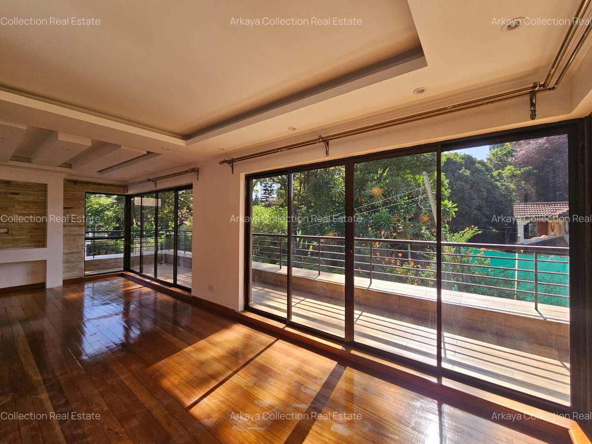 5 Bed Townhouse with En Suite in Lavington - 16