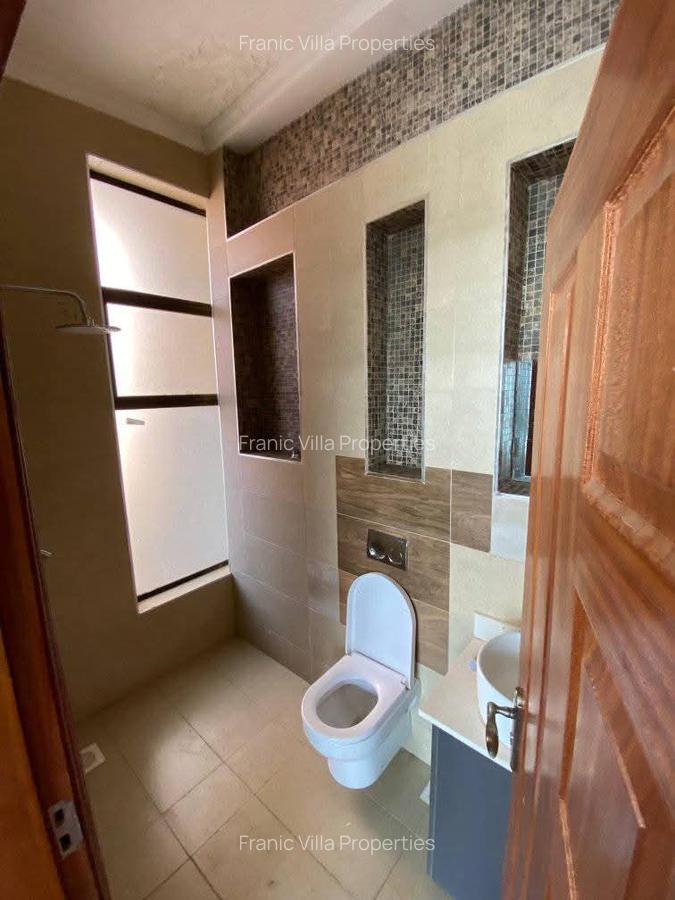 4 Bed House with En Suite at Membley - 5
