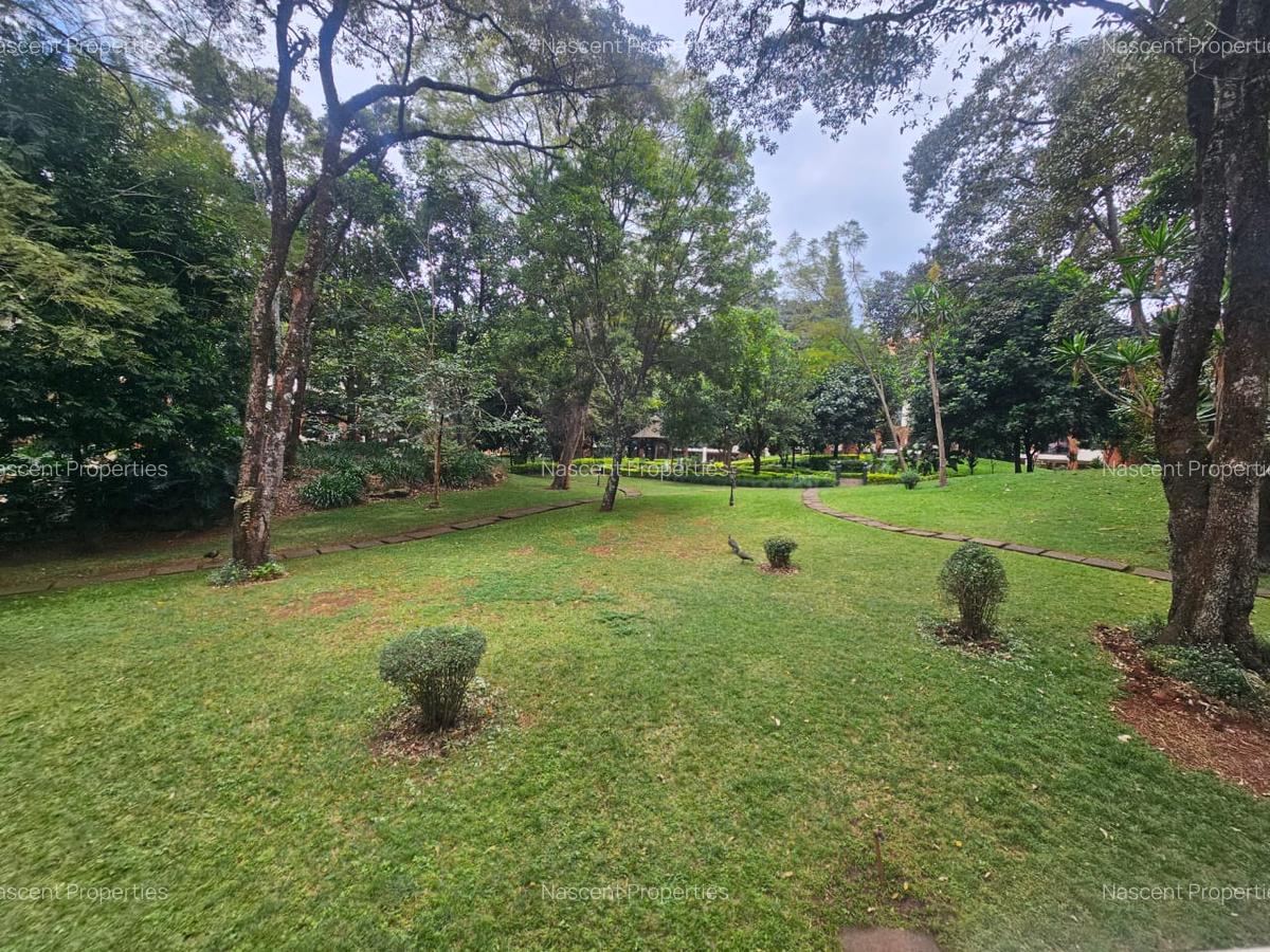 4 Bed Apartment with En Suite in Riverside - 4