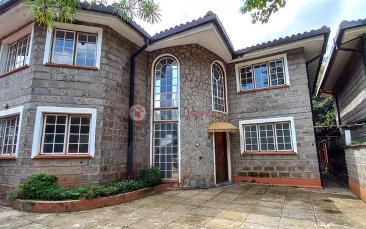 5 Bed House with En Suite at Lavington - 17