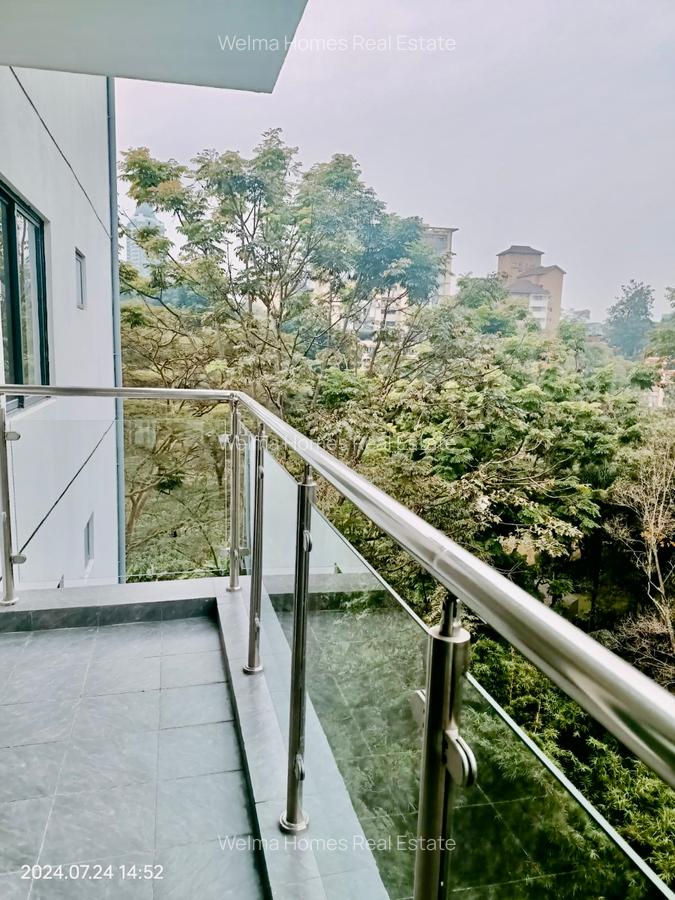 2 Bed Apartment with En Suite in Riverside - 2