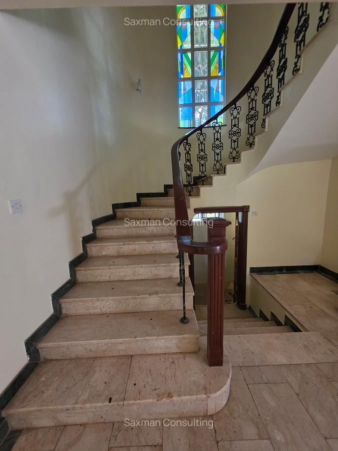 4 Bed House with En Suite in Spring Valley - 14