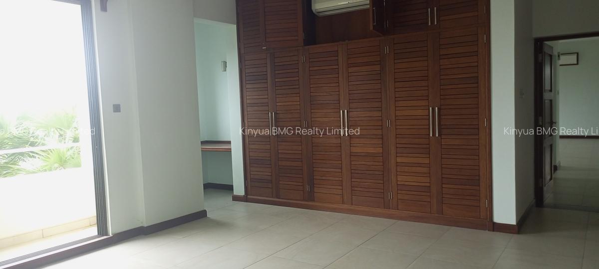 Serviced 2 Bed Apartment with En Suite at Tamarid - 13