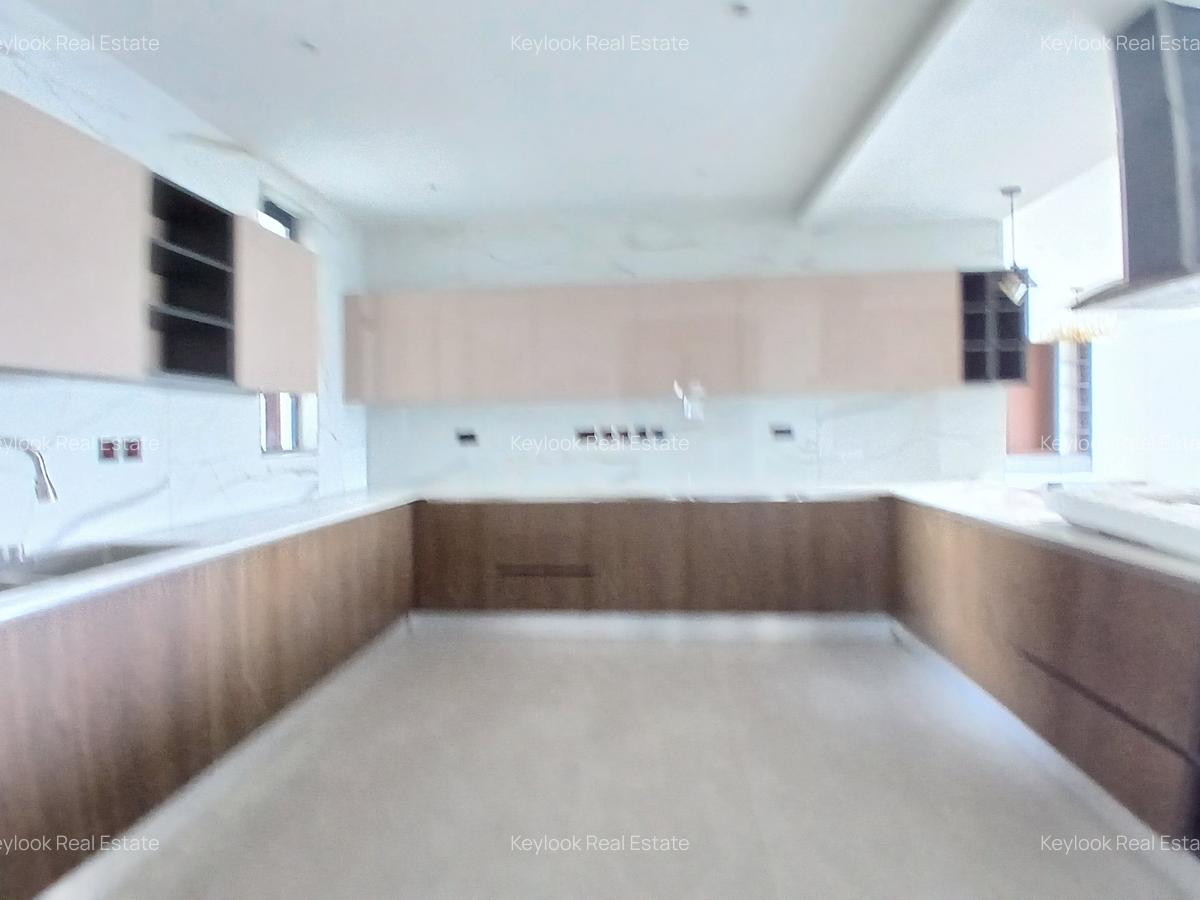 3 Bed Apartment with En Suite at Riverside Drive - 14