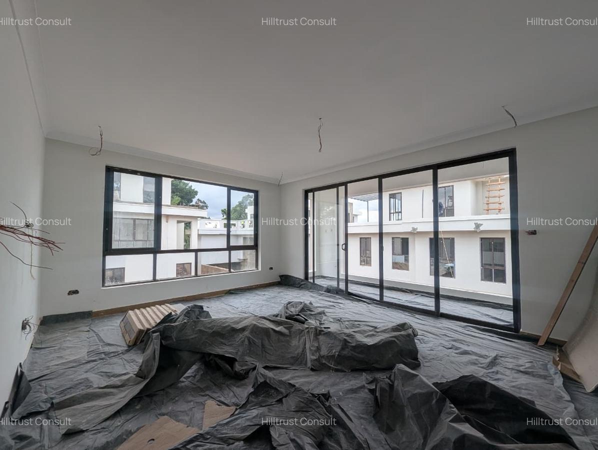 5 Bed House with En Suite at Kyuna Rise - 7