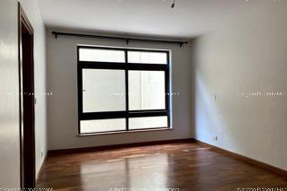 5 Bed Townhouse with En Suite at Lavington Green - 9