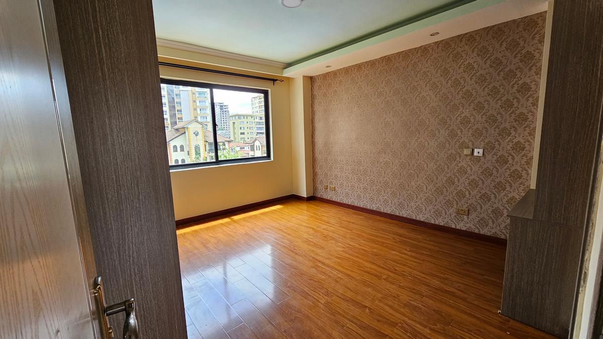 3 Bed Apartment with En Suite in Kilimani - 6