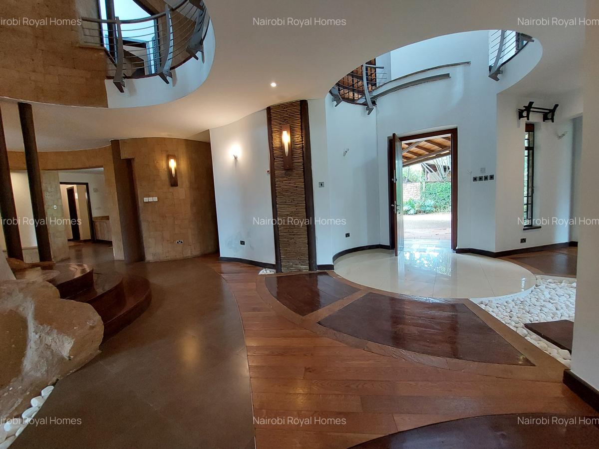 5 Bed House with En Suite at Lake View - 11