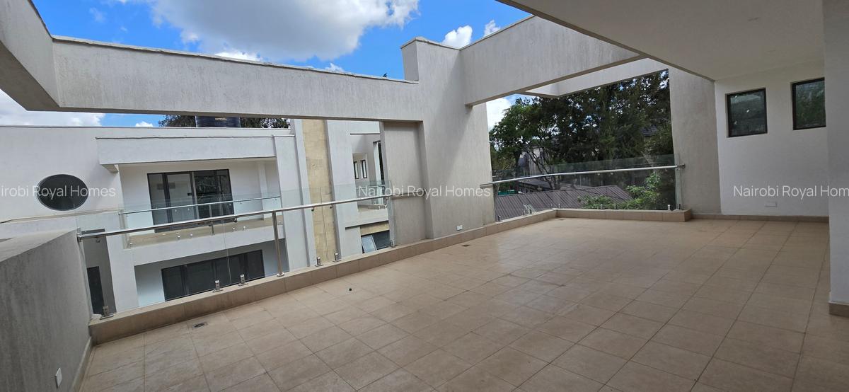 6 Bed Townhouse with En Suite at Off Convent Drive - 11