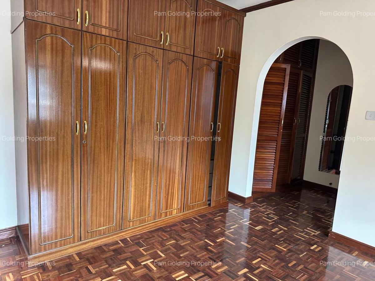 5 Bed Townhouse with En Suite in Westlands Area - 8