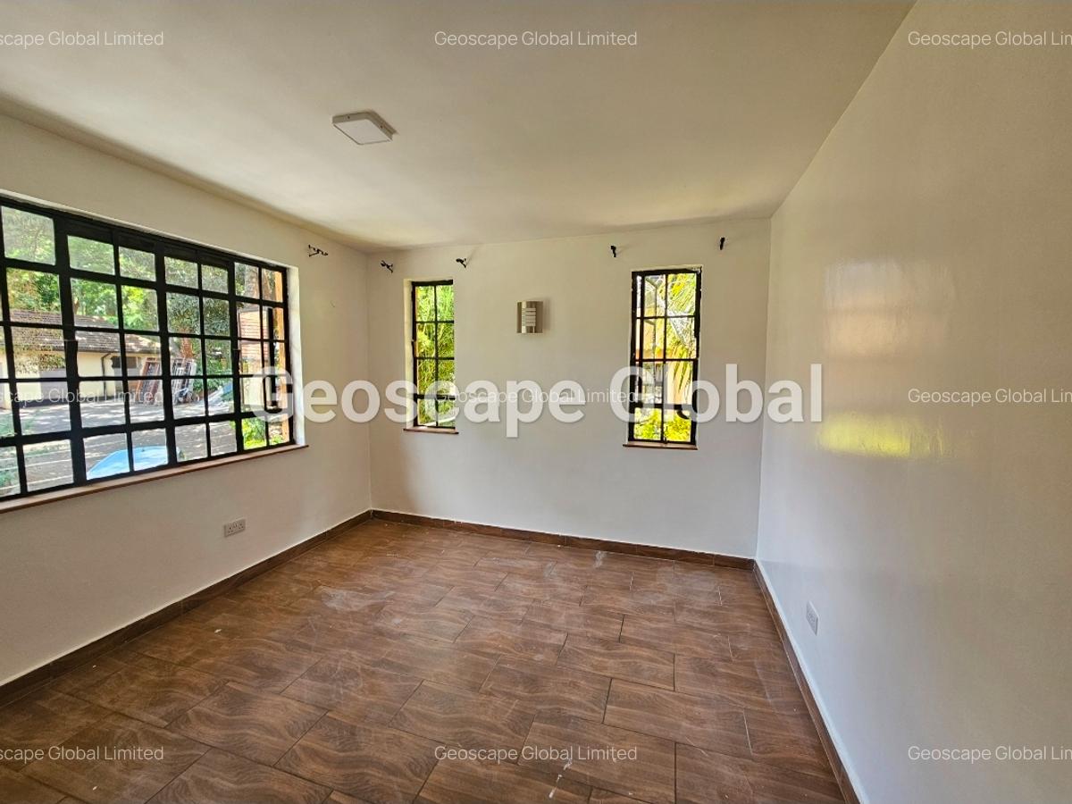 5 Bed Townhouse with En Suite in Kyuna - 8