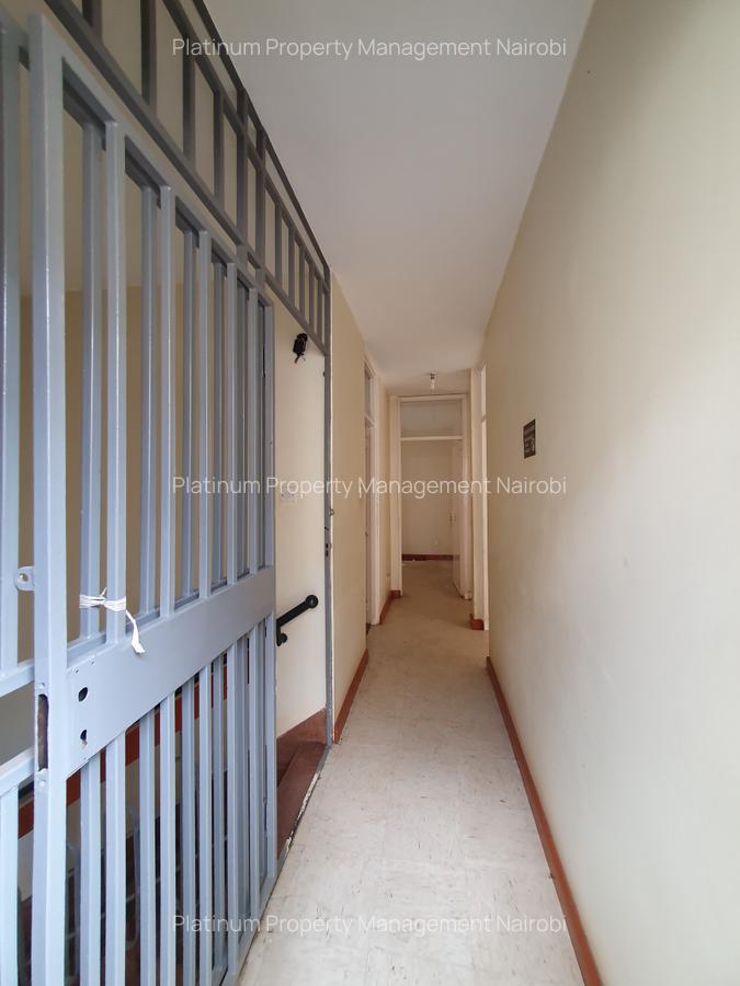 3 Bed House with Garden at Maua Close - 9