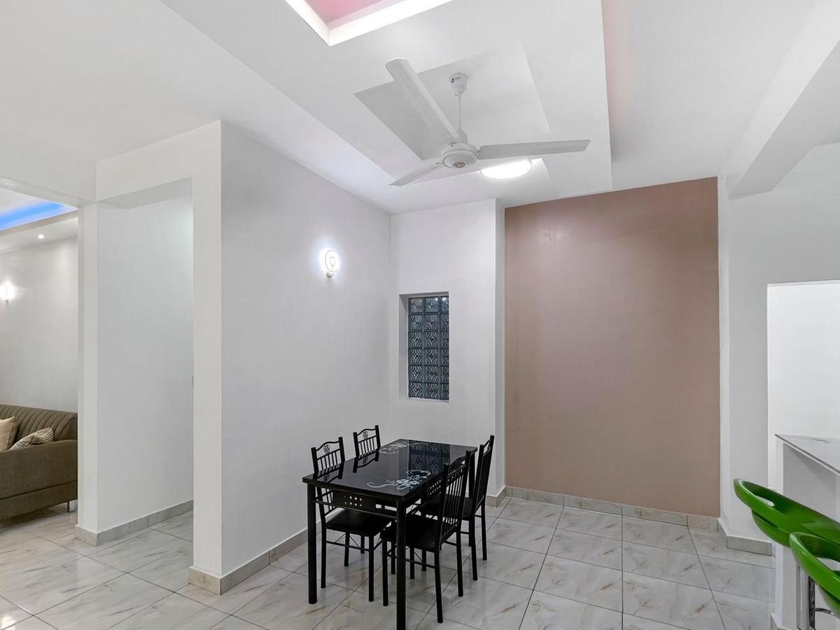 2 Bed Apartment with En Suite at Malindi Cbd - 3