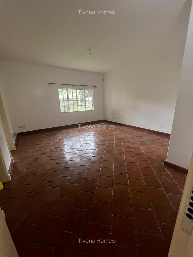 5 Bed House in Lavington - 13