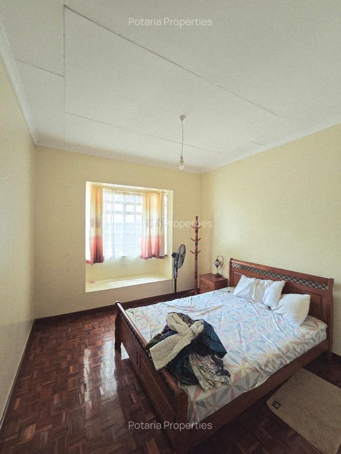 4 Bed Townhouse with En Suite in Brookside - 15