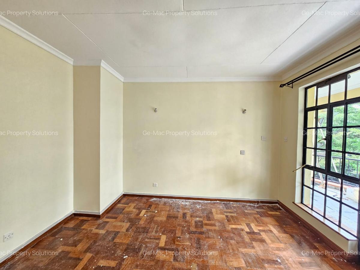 4 Bed House with En Suite in Runda - 19