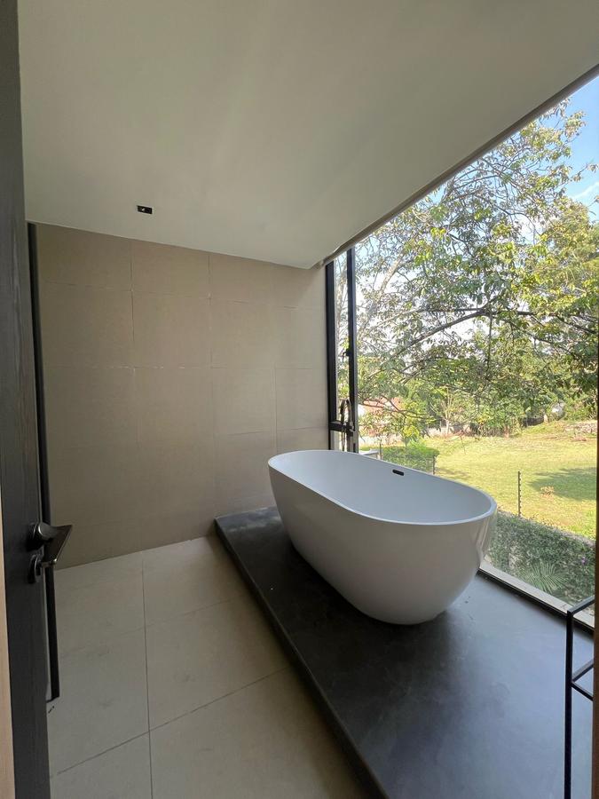 5 Bed Townhouse in Riverside - 11